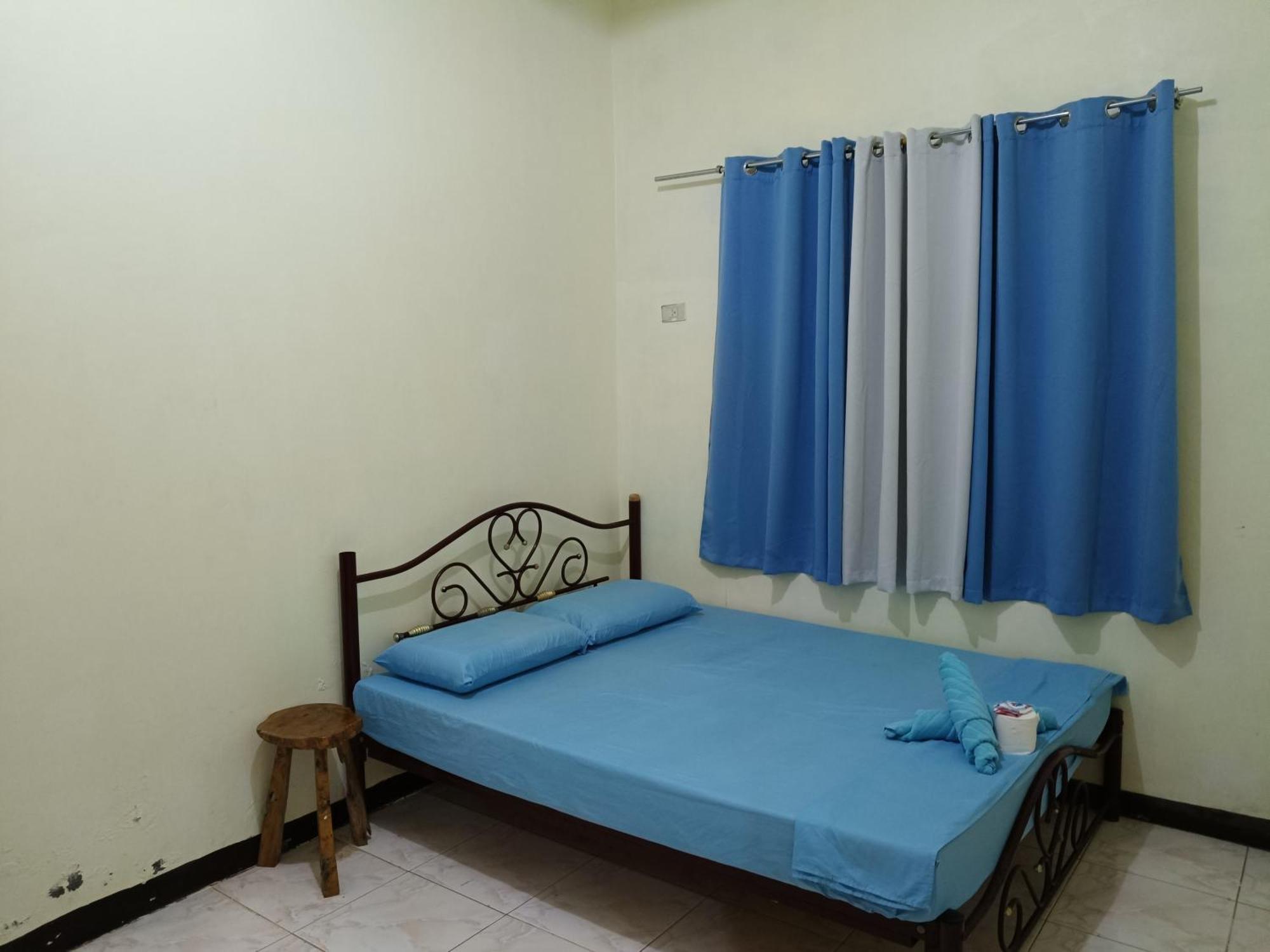 James Homestay Siquijor Room photo