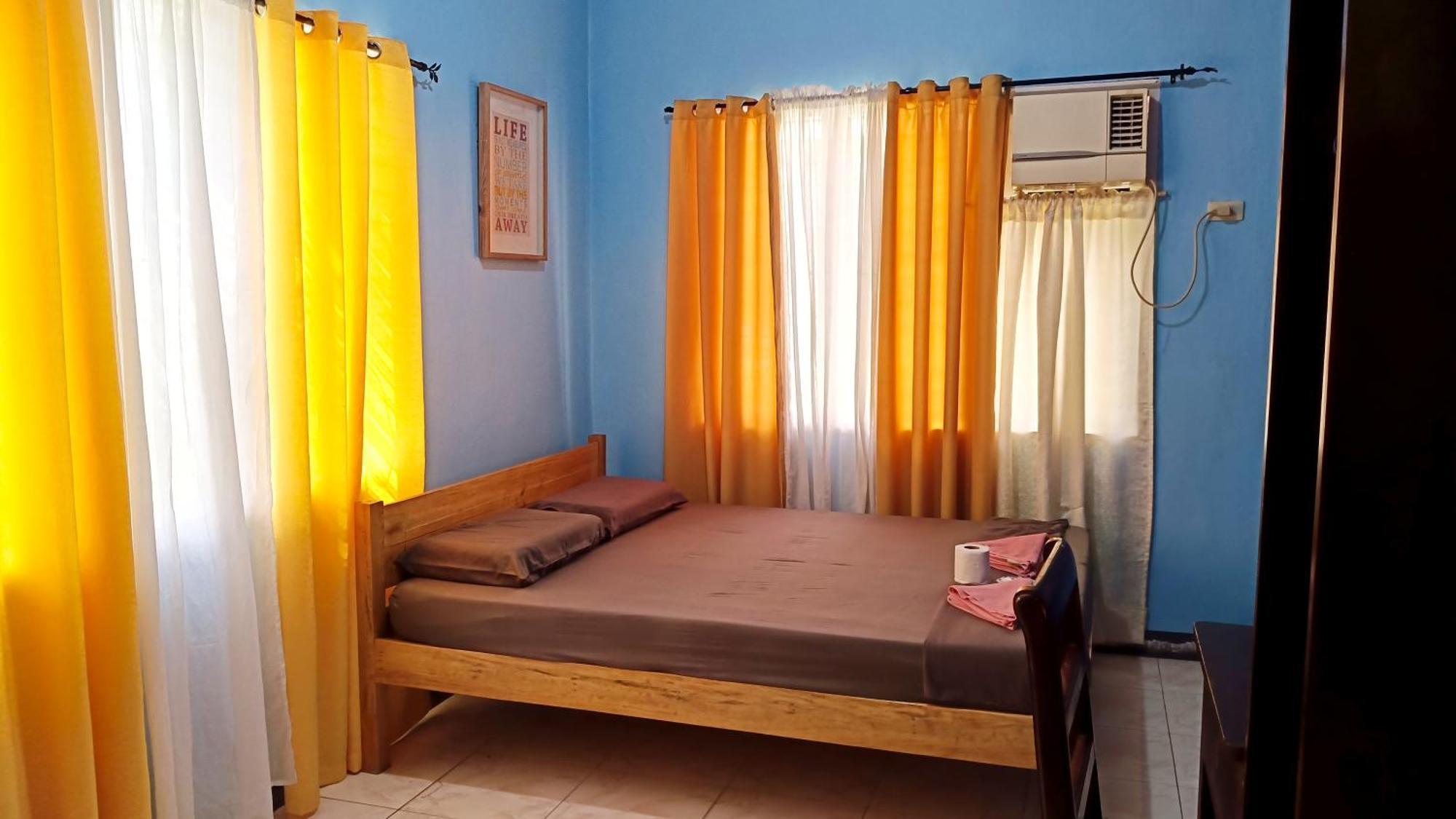 James Homestay Siquijor Room photo